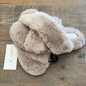Joyspun Women's Fuzzy Slippers - Tan